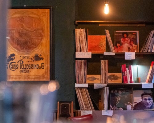 Aperitivo a Torino tra libri, vini e vinile da Buatta