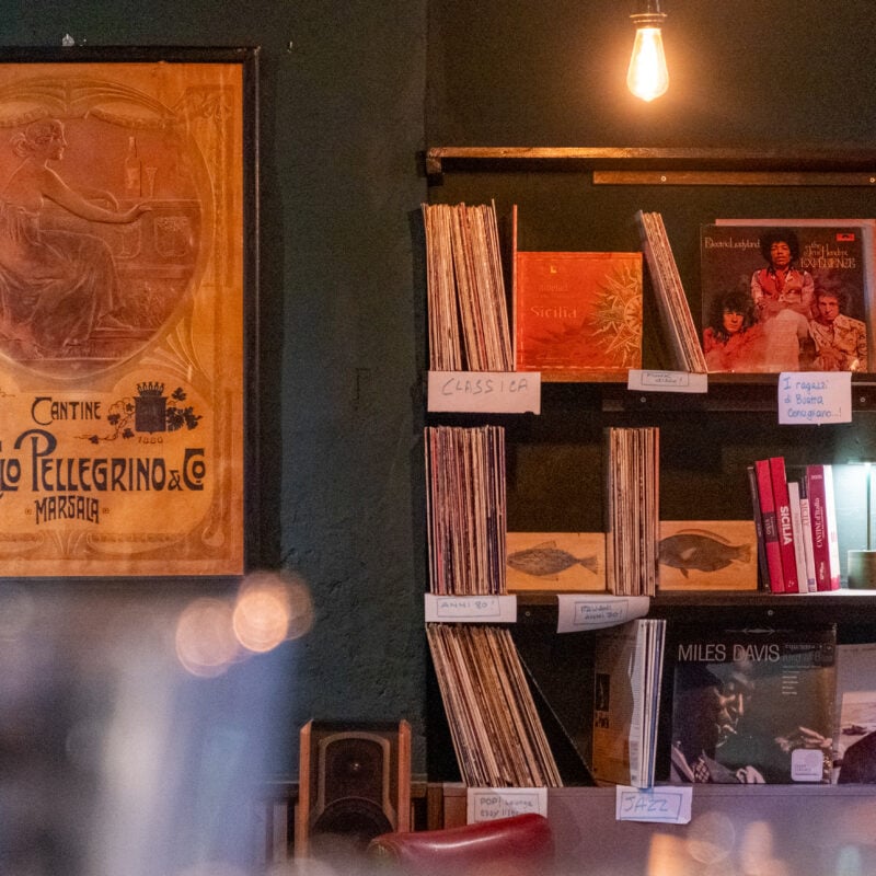 Aperitivo a Torino tra libri, vini e vinile da Buatta